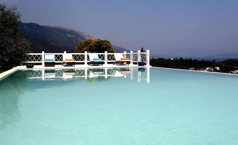 Castello Di Vista Hotell Ypsos Eksteriør bilde